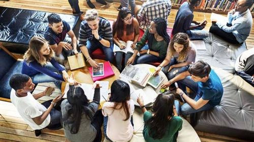 Estudiantes ilustran cuentos sobre trata y tráfico para niños en situación de vulnerabilidad