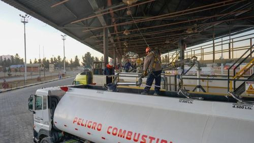 Aprehenden a ocho funcionarios de YPFB por autorizar la salida irregular de biodiésel puro