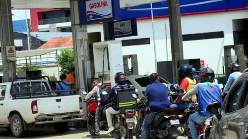 Transportistas amenazan con paro de 48 horas por falta de combustible