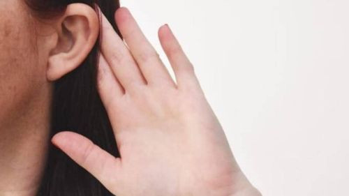La mitad de jóvenes, en riesgo de pérdida auditiva, advierte Sociedad Otorrinolaringología