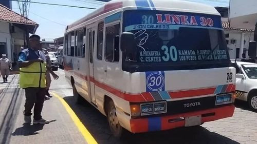 Transporte público de Santa Cruz advierte con paro indefinido por falta de combustible