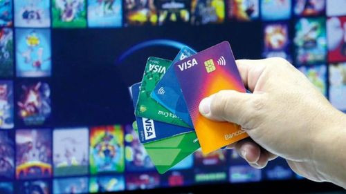 Doria Medina cuestiona que la ASFI introduzca el dólar tarjeta