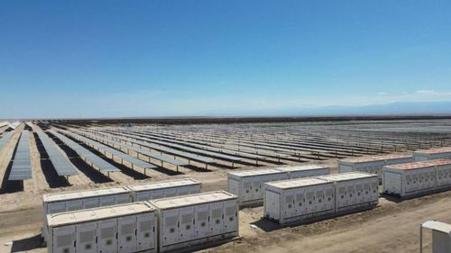 Inauguran en Chile planta solar con almacenamiento en baterías más grande de Latinoamérica