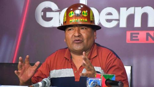 Ministro Santos convoca a mineros a diálogo urgente tras masiva movilización del sector