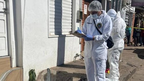 Hallan a un hombre sin vida con varias heridas de arma blanca en el mercado Los Pozos