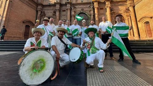 Homenajes y muestra de orgullo en el Día de la Bandera Cruceña