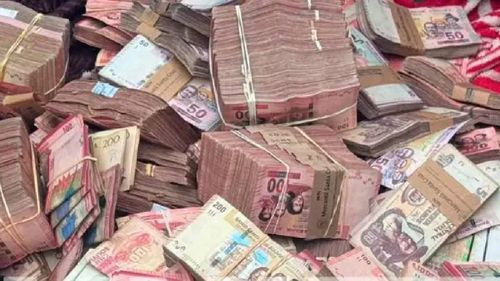 Arrestan a cuatro personas tras hallar dinero trasladado en una ambulancia desde la casa del exfiscal Mariaca