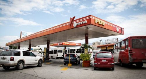 Crisis en Venezuela, con escases de combustible 