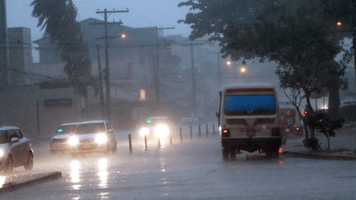 Alerta naranja por lluvias fuertes y riesgo de desborde de ríos en varias regiones de Bolivia