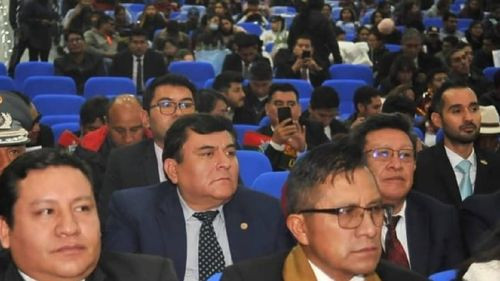 Fiscal departamental participa de la sesión de honor en conmemoración a los 244 de Oruro y presenta maqueta del edificio fiscal