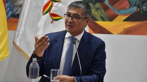 Asamblea Legislativa interpela al Ministro de Economía por emisión de billetes y avión siniestrado