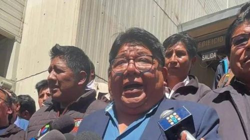 Transporte abandona reunión con el Gobierno y denuncia llegada de gasolina de “mala calidad” a La Paz