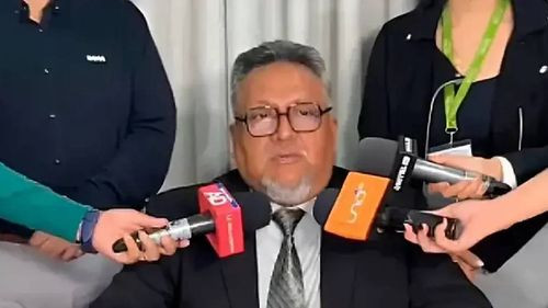 Imagen de Fiscal Montaño se presenta en la FELCC de Santa Cruz y queda aprehendido