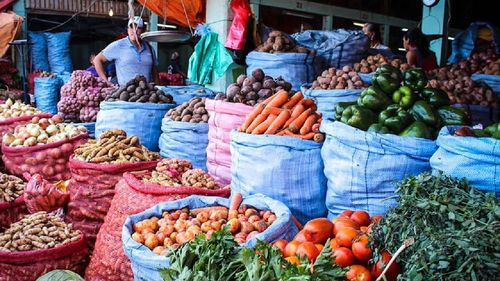 Gremiales reportan escasez y subida de precio de productos de la canasta familiar por bloqueos