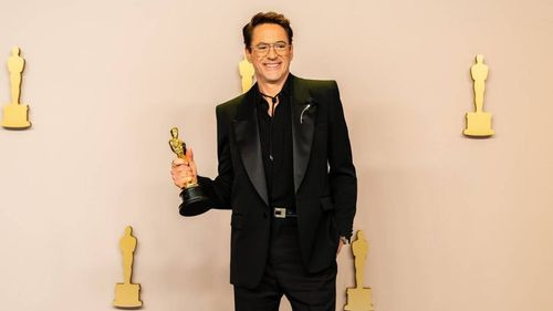 ¡Robert Downey Jr. Alza su Primer Oscar por &#039;Oppenheimer&#039;!