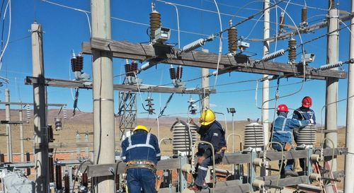 ENDE realiza mejoras en la red eléctrica, de seis provincias en el sur de La Paz