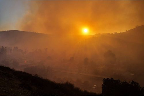 Incendio Madre arrasa más de 28.000 hectáreas en California; autoridades ordenan evacuaciones