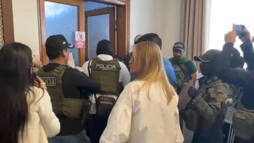 Desprecintan las oficinas de Roger Mariaca en la Fiscalía General para realizar peritajes e inspección