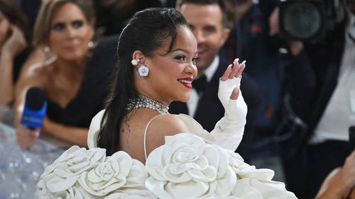 Rihanna revela su deseo de cirugía plástica en una entrevista reveladora