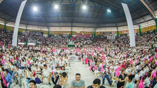 Multitudinario encuentro de Creemos reafirmó su lucha con unidad por la democracia 