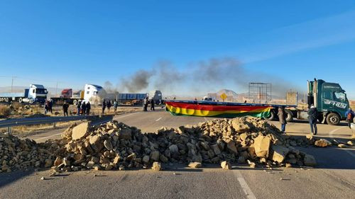 Transporte pesado suspende bloqueos y exige reunión  con el presidente
