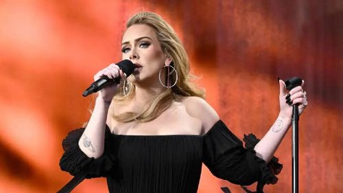 Adele revela pérdida de audición tras grave infección bacteriana