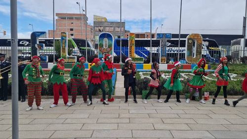 El Desfile Navideño en El Alto traerá magia, música y personajes de Disney y Marvel este sábado