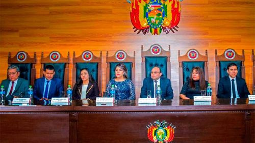 Admiten denuncia por usurpación de funciones contra magistrados