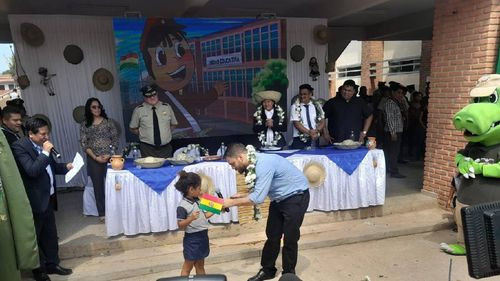 Ministro de Gobierno, inaugura entrega del Bono Juancito Pinto en Santa Cruz