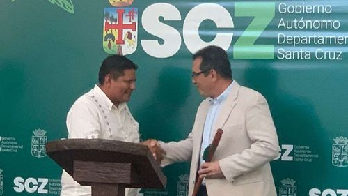 Pueblos indígenas entregaron bastón de mando ancestral a Mario Aguilera