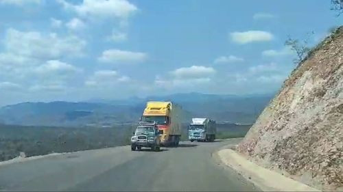Pobladores de Comarapa levantan bloqueo tras acuerdo con autoridades locales
