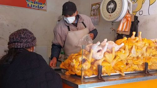  Desafíos en el abastecimiento de pollo debido a bloqueos nacionales en El Alto