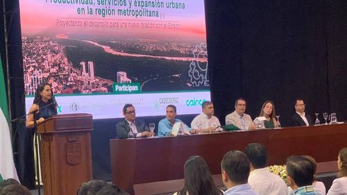  Presidente del Comité Pro Santa Cruz, aborda inicio de foro sobre productividad y expansión urbana