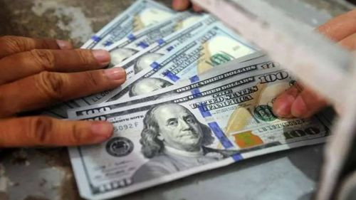 Denuncias de incumplimiento de entrega de dólares por parte de bancos en Bolivia