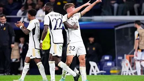 Real Madrid Asegura Primer Puesto con Victoria 4-2 sobre Napoli en la Champions League