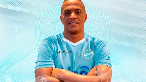 El jugador de Aurora Serginho denuncia que fue víctima de comentario racismo 