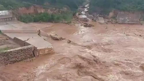 Alerta en la Angostura: Preocupación por la crecida del río y la llegada inminente de un turbión