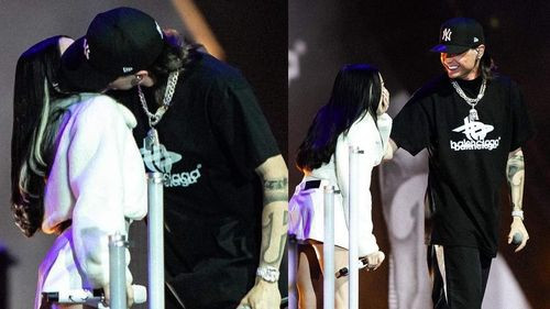 Nicki Nicole y Peso Pluma confirmaron su noviazgo con un beso en un Show de México