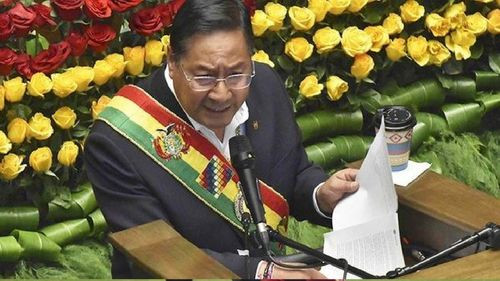 El presidente Luis Arce denuncia ataques y mentiras en su informe de gestión
