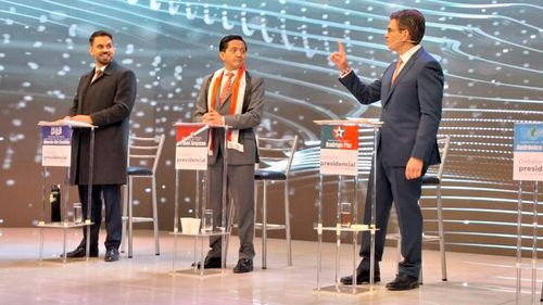 El debate termina con tres candidatos y preguntas sin respuesta a los ausentes
