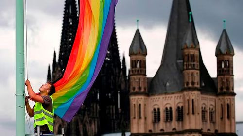 El Vaticano aclara postura: No cambio la doctrina a pesar de bendiciones a parejas homosexuales