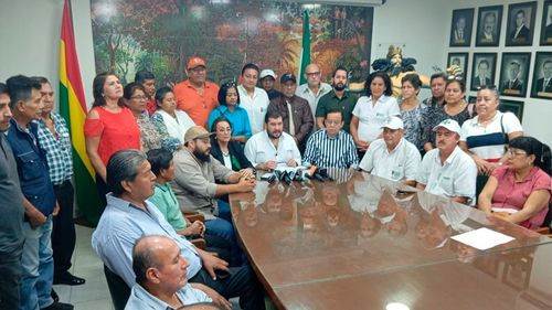 Imagen de Cívicos cruceños instan al diálogo y advierten que los bloqueos "no favorecen a nadie"