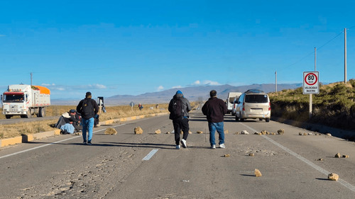Punto de bloqueo registrado en la localidad de Pan Duro; al menos cuatro cortes en la carretera Oruro - La Paz
