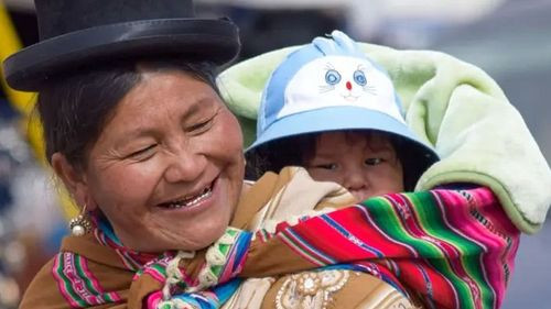 Imagen de Bolivia conmemora el Día de la Madre en honor a la valentía de las Heroínas de la Coronilla