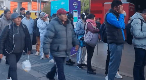 Imagen de Choferes mantienen paro indefinido en La Paz y El Alto por falta de combustibles
