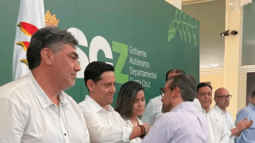 Transición en la Gobernación de Santa Cruz: Gabinete de Camacho renuncia este jueves