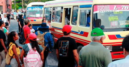 Transporte urbano opera con normalidad en santa cruz, pero hay problemas en viajes interprovinciales