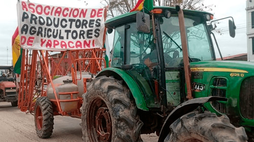 Imagen de Persisten las filas por diésel y crece el rechazo al Decreto 5676 
