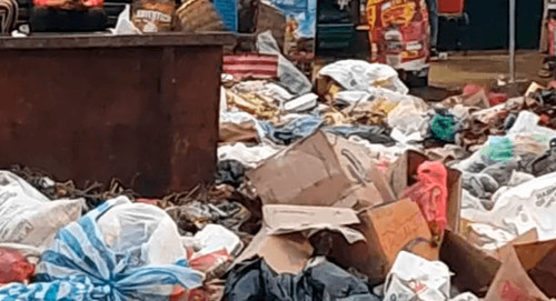 Sin recojo de basura: mercados colapsan y crece el temor por focos de infección en santa cruz