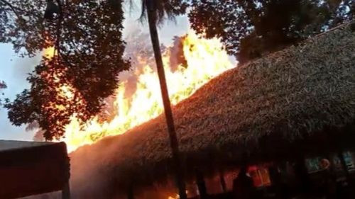 Imagen de Incendio de magnitud afecta a un restaurante en la zona del Urubó